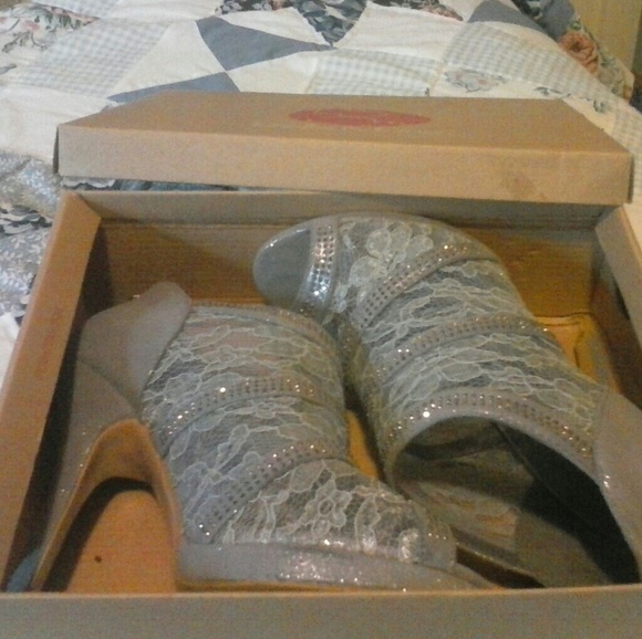 High heels - Picture 3 of 3